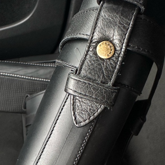 Burberry women’s belted esquestrian buckled detail rain boots 38 - Picture 3 of 9